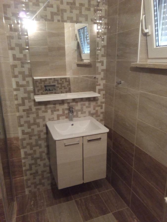 Apartmani Fran Vir Buitenkant foto