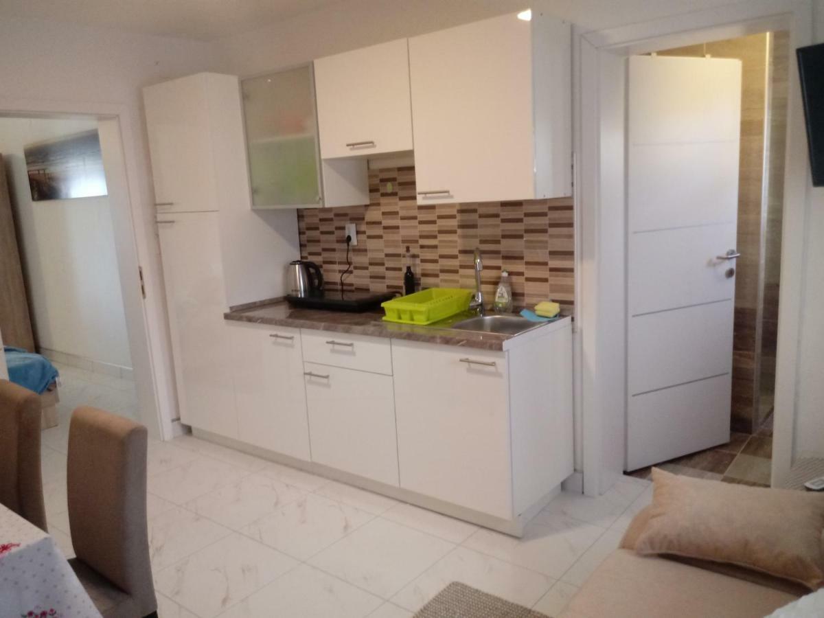 Apartmani Fran Vir Buitenkant foto